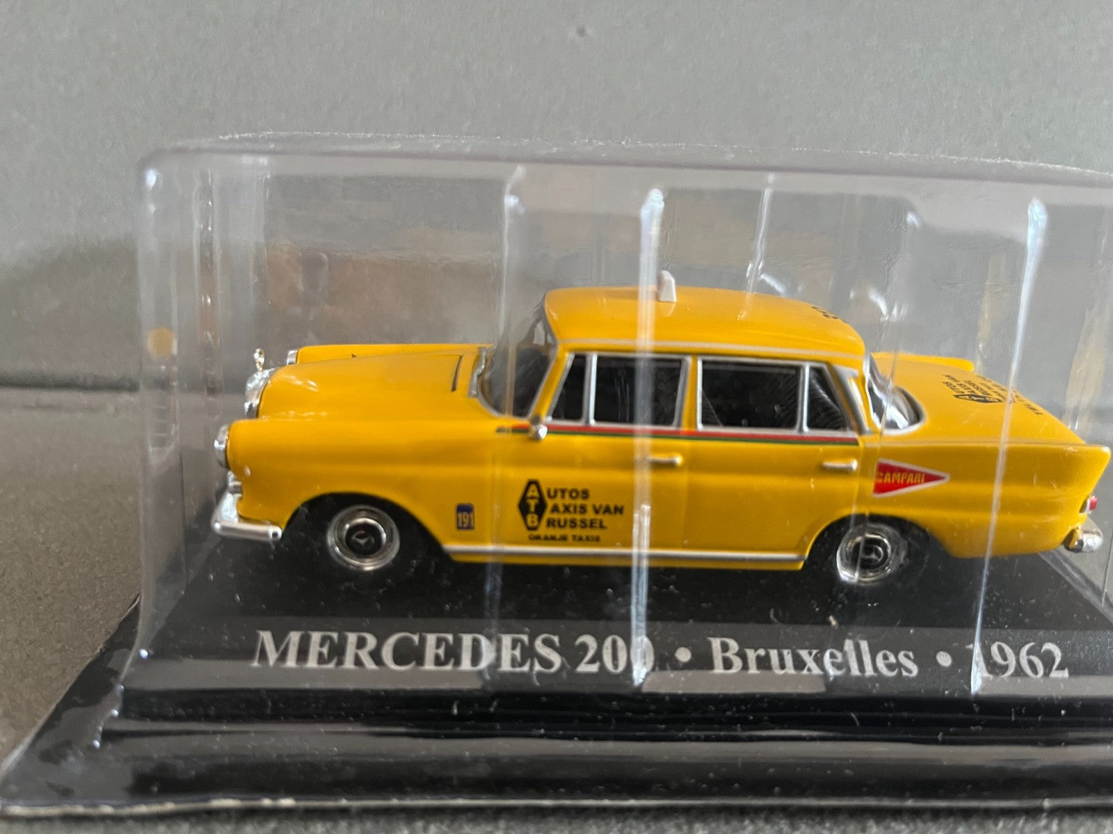 Voiture Miniature Mercedes 200 Bruxelles 1962 Taxi Du Monde au 1/43 Altaya