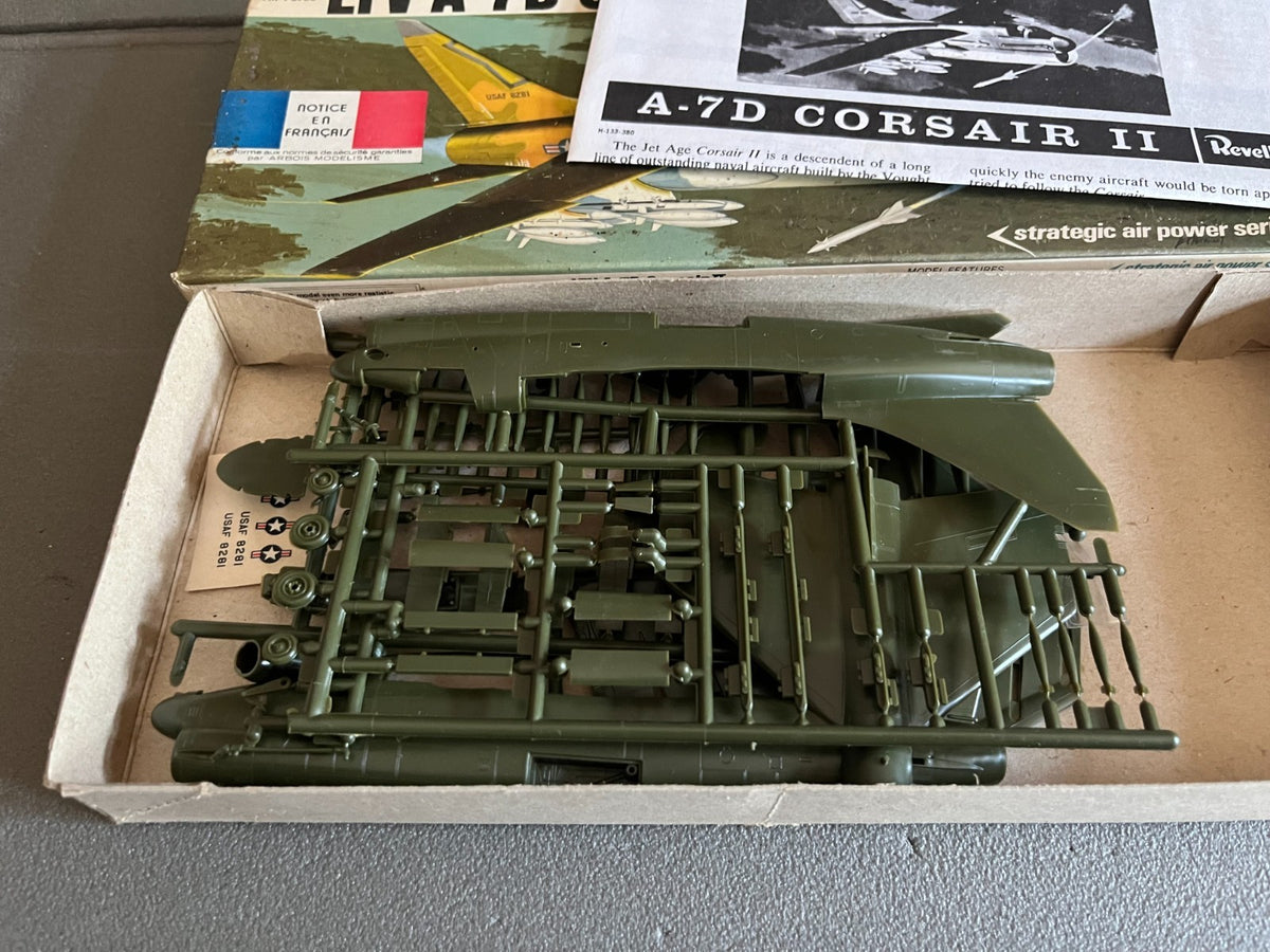 Maquette Militaire Avion LTV A-7D Corsair II Revell 1/72