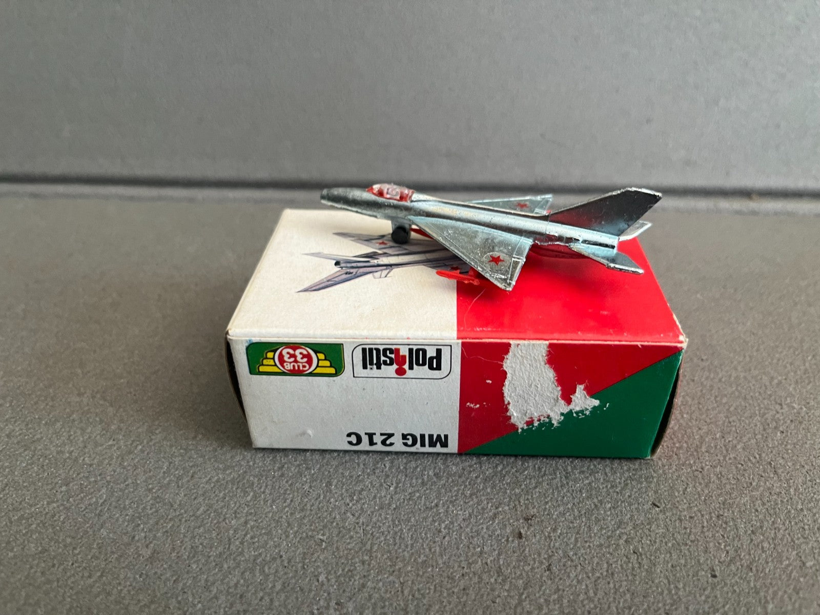 Ancien Avion miniature Militaire Mig 21 C Club 33 Polistil 1976