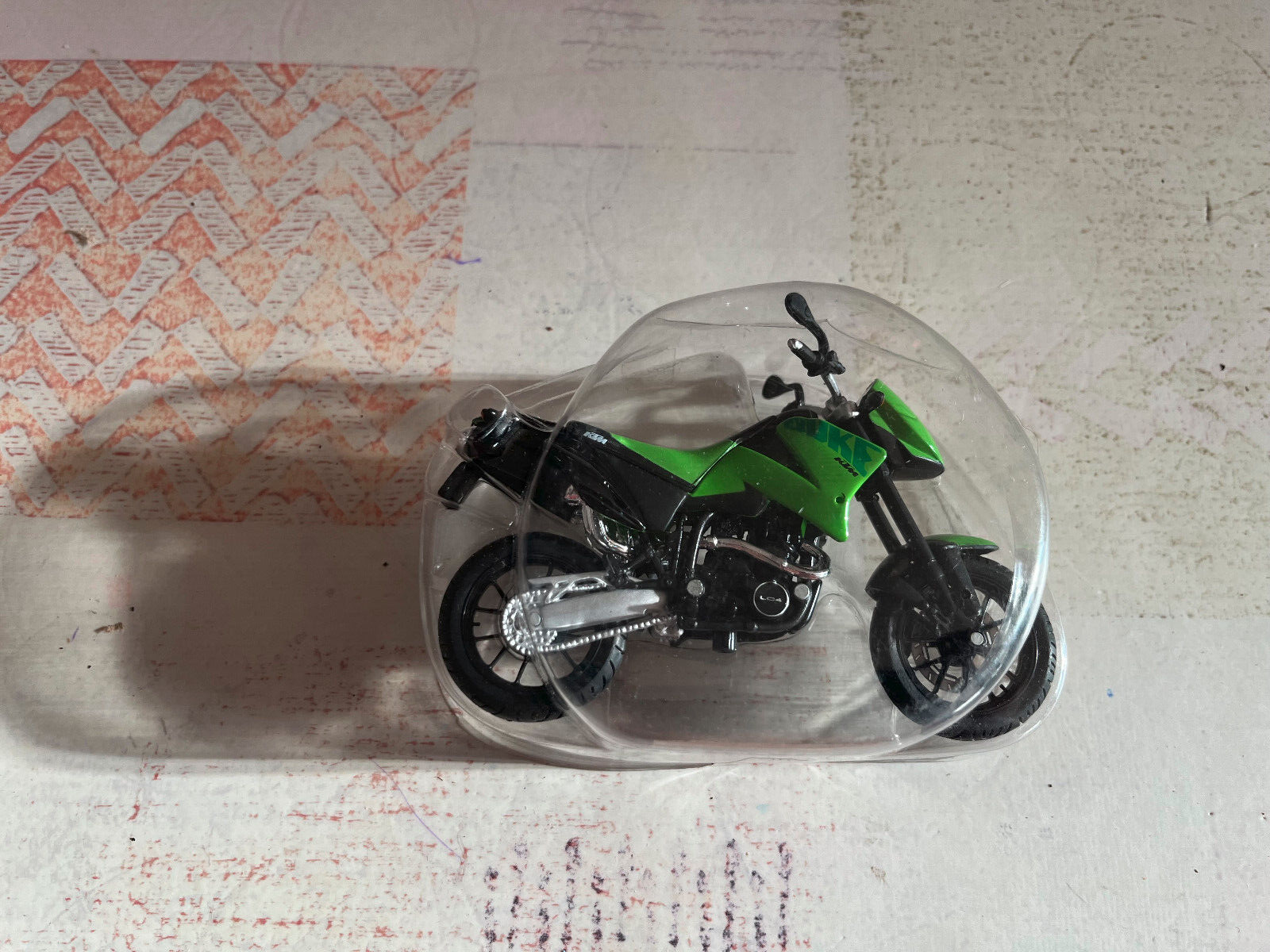 Moto miniature KTM Duke Motos à Collectionner Maisto Altaya au 1/18