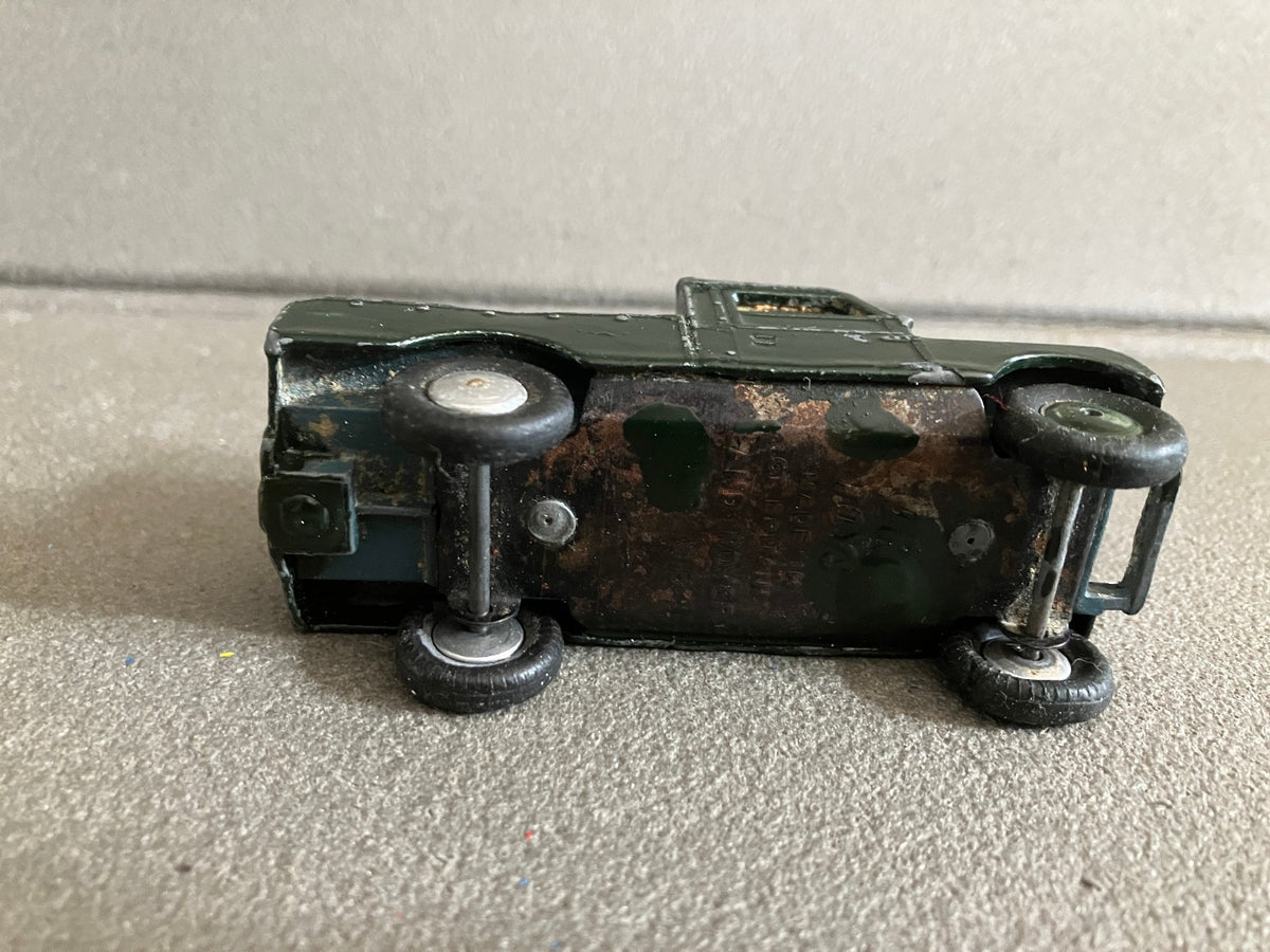 Ancienne Miniature Voiture Land Rover 109 W.B. Corgi Toys Epave 1/43