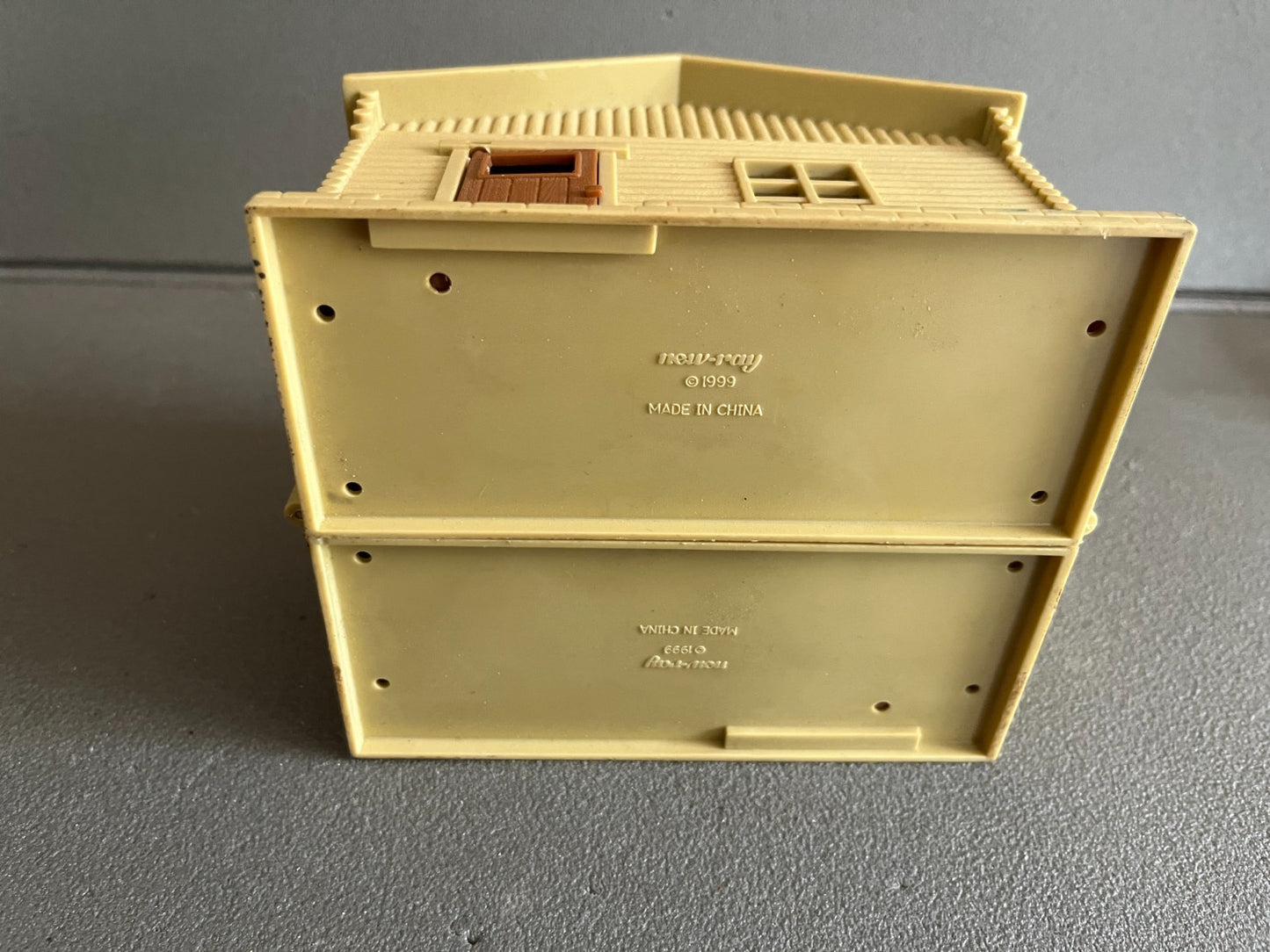 Jouet Ancien Plastique Maison New Ray 1999