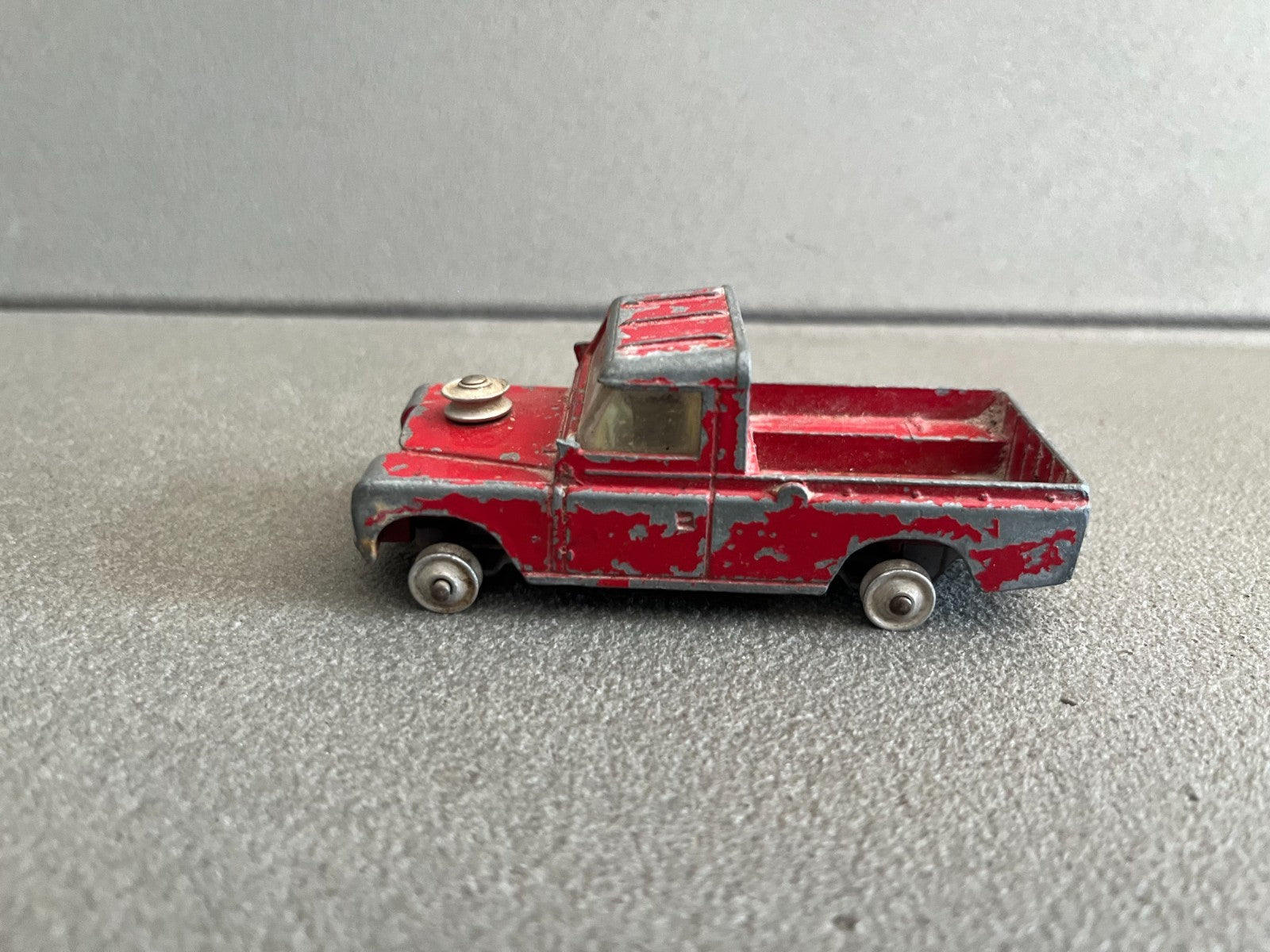Ancienne Miniature Voiture Land Rover 109 W.B. Corgi Toys Epave 1/43