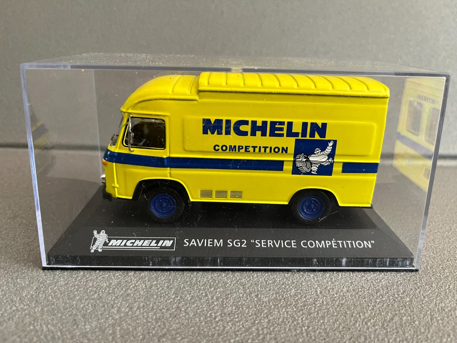 Voiture Miniature Camion Publicitaire Saviem SG2 Michelin Competition au 1/43