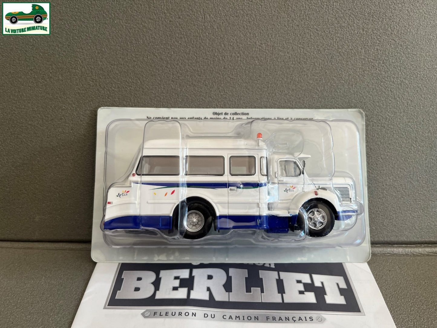 Voiture miniature Camion Berliet TLR 10 Dépanneuse Artis Bus Hachette 1/43