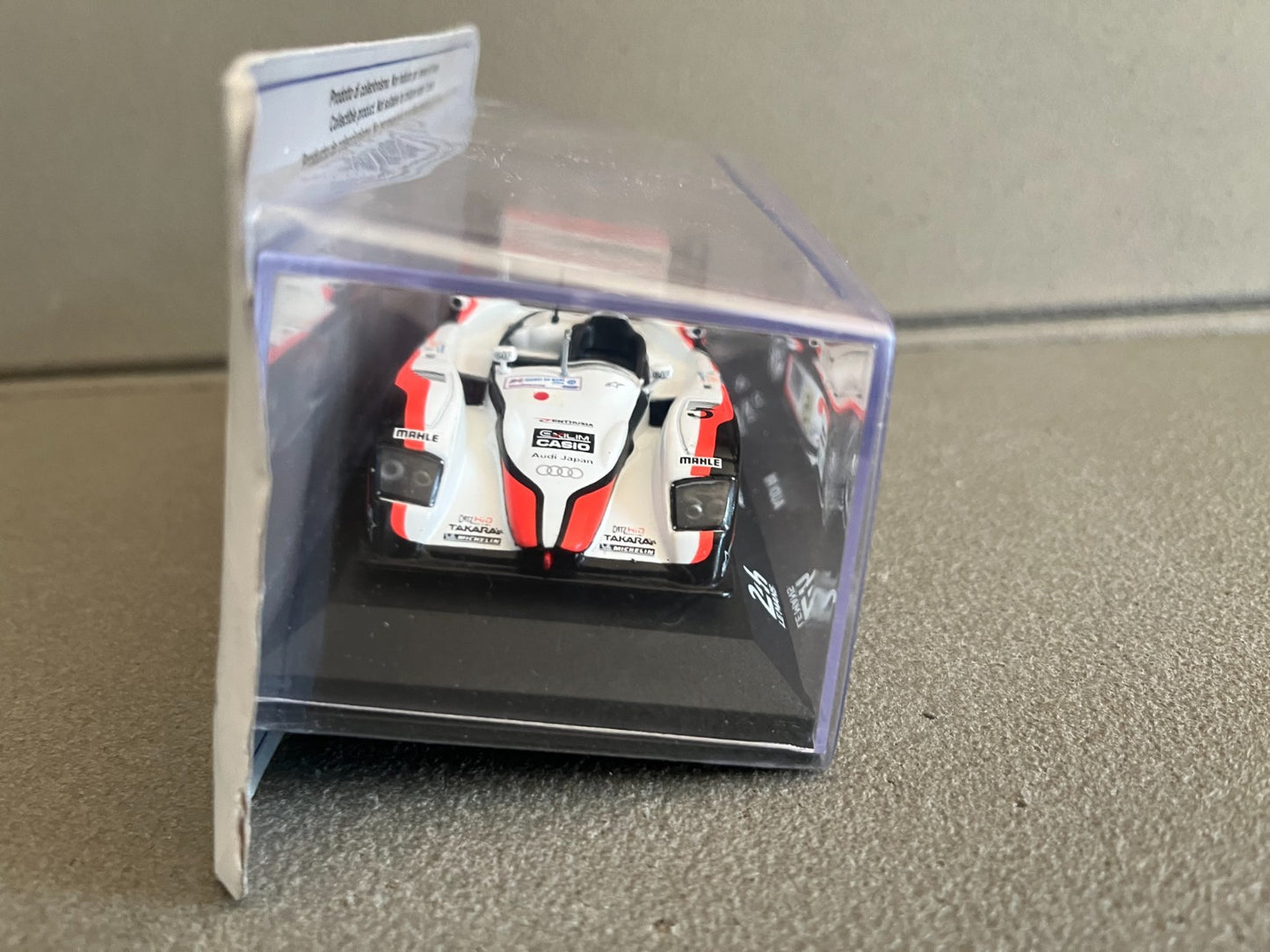 Voiture miniature Collection Audi R8 24h Le Mans 2004 1/43