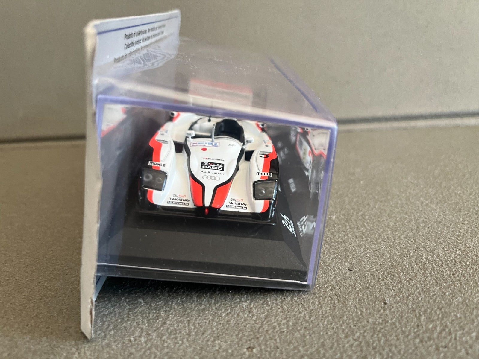 Voiture miniature Collection Audi R8 24h Le Mans 2004 1/43
