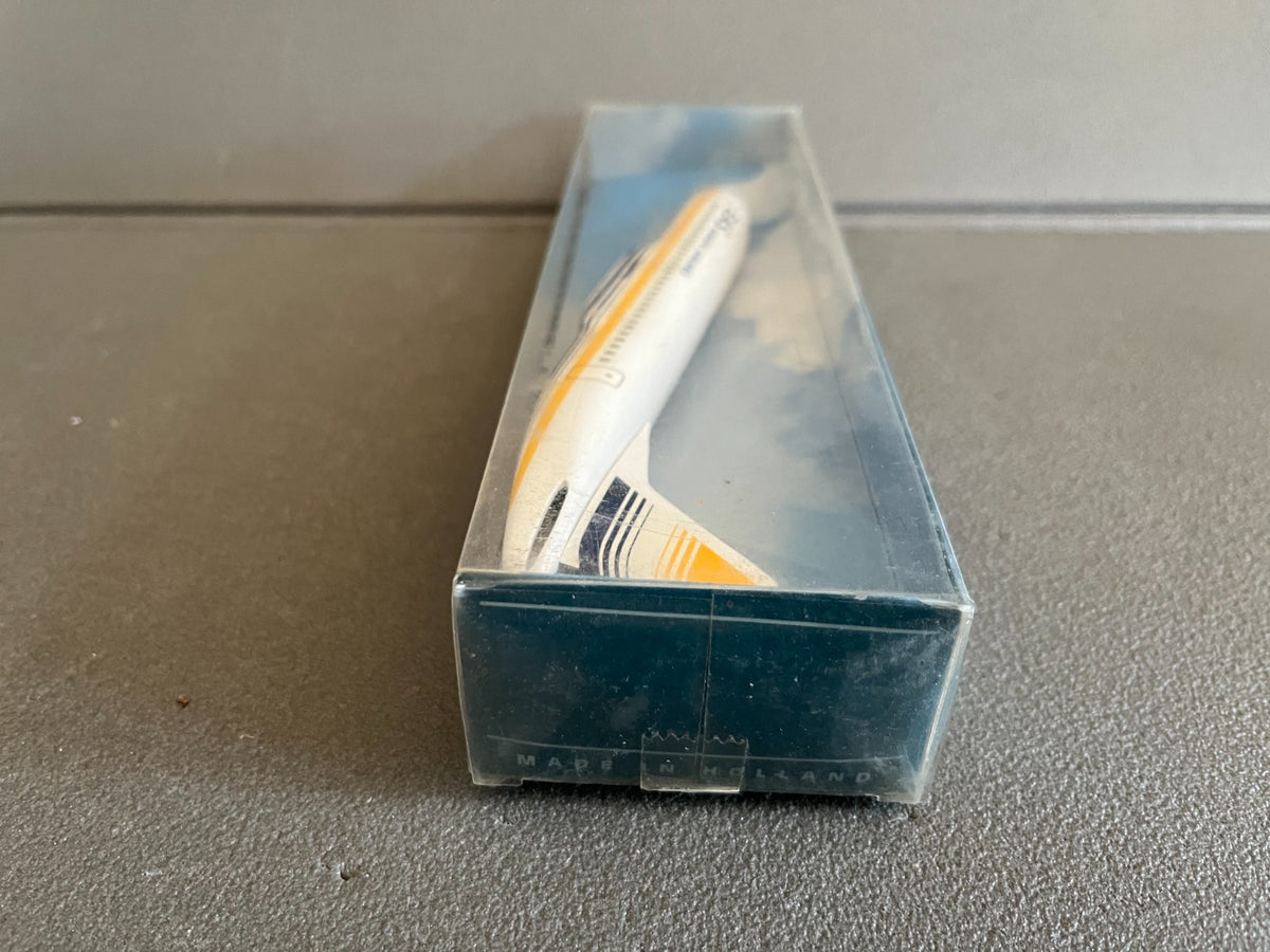 Avion miniature Ligne EAS Europe Airlines CMD Holland