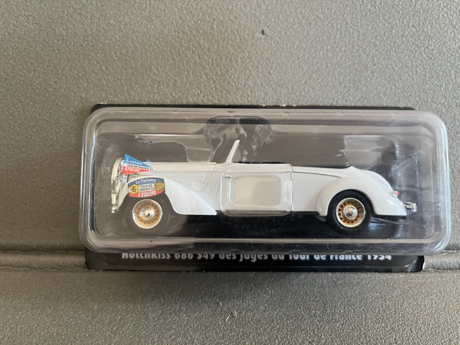 Voiture Miniature Hotchkiss 686 S49 Juges 1954 Norev Tour de France au 1/43
