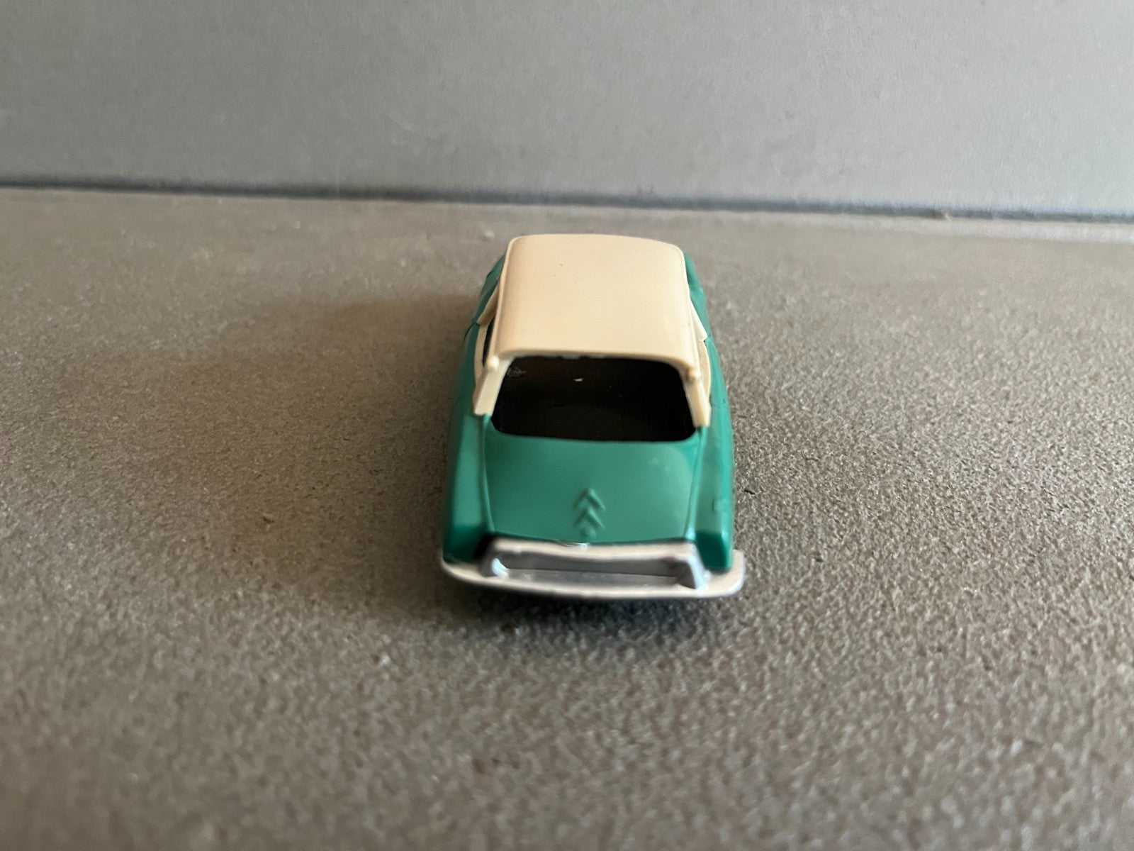 Ancienne Voiture Miniature Plastique Citroen DS 19 Minialuxe France au 1/43
