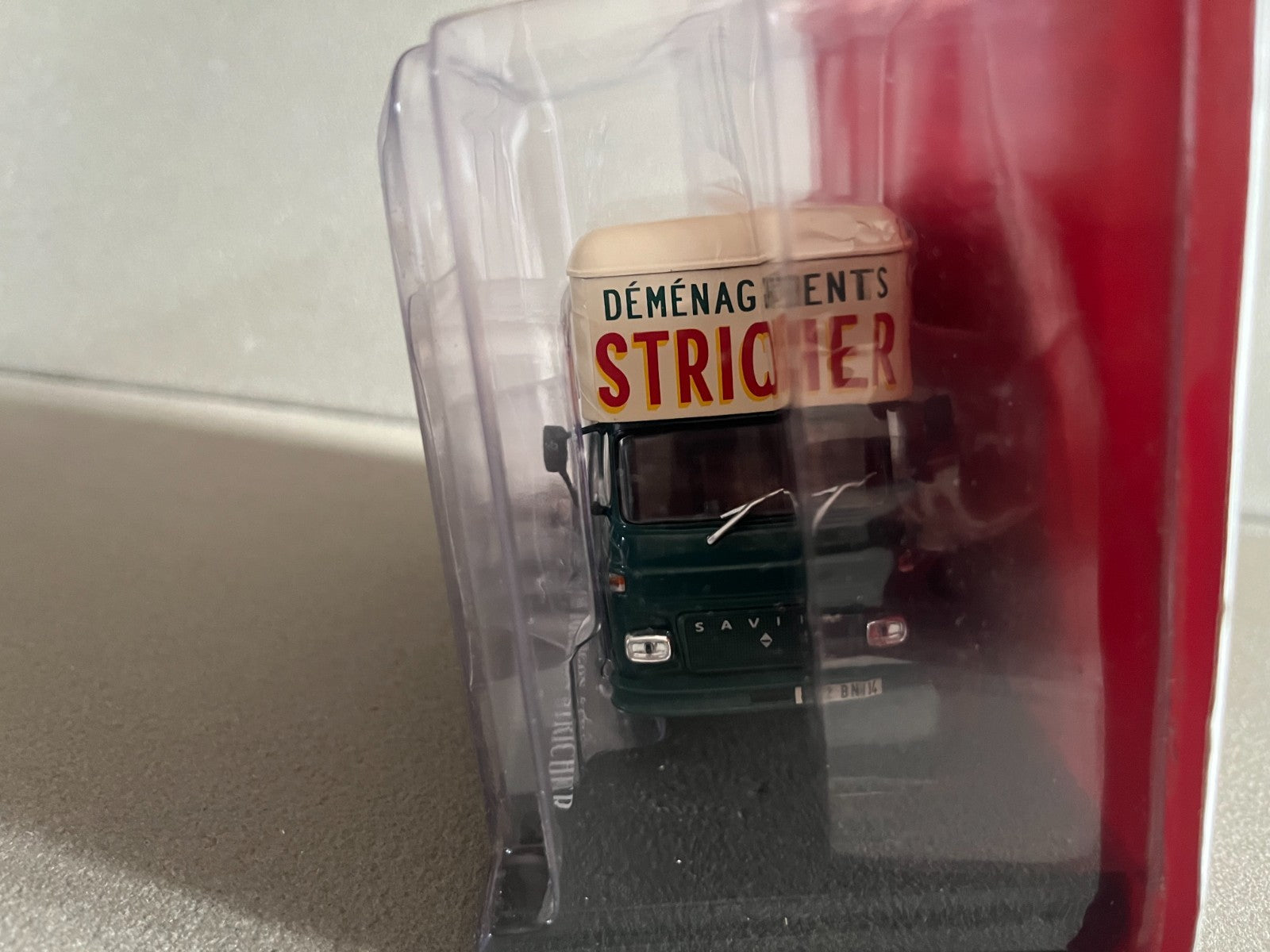 Voiture Miniature Renault Saviem SG 2 MB 35 Fourgon Stricher Hachette 1/43