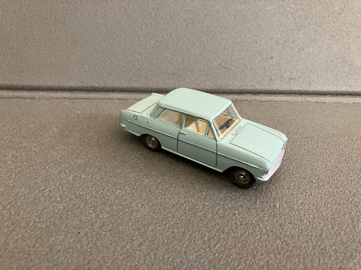 Ancienne Voiture Miniature Opel Kadett 540 France Meccano Dinky Toys 1/43