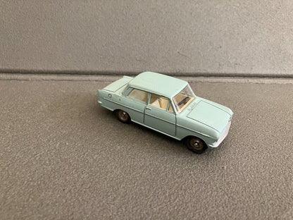 Ancienne Voiture Miniature Opel Kadett 540 France Meccano Dinky Toys 1/43