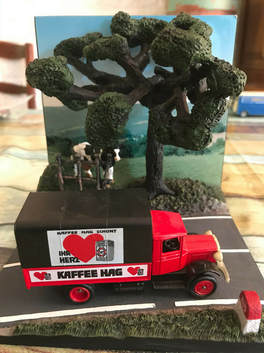 Voiture Miniature Diorama Campagne N15 + Camion Livraison Lledo au 1/43 1/50 ?