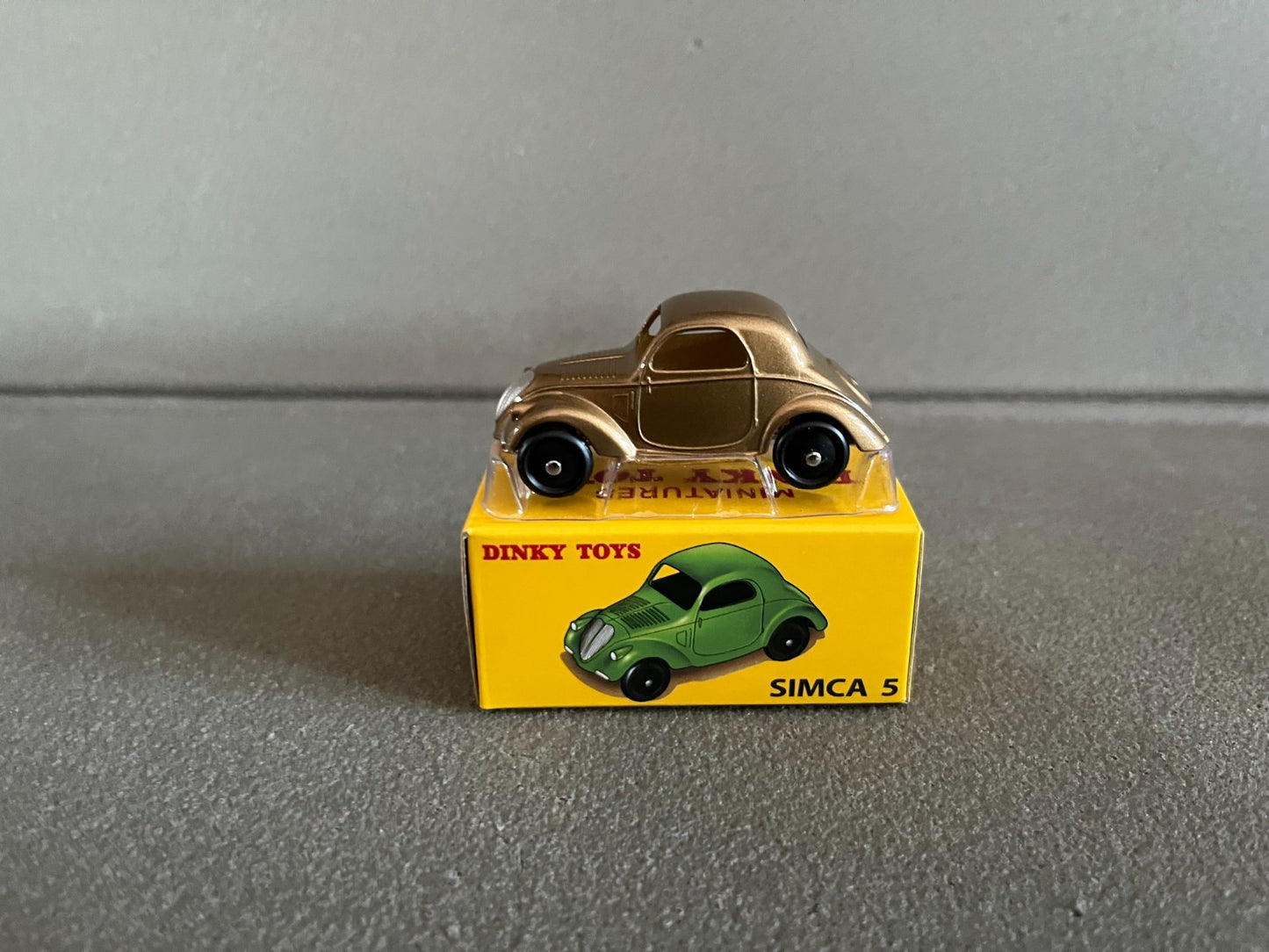 Voiture miniature Simca 5 35 A Topolino Deagostini Dinky Toys Atlas au 1/43