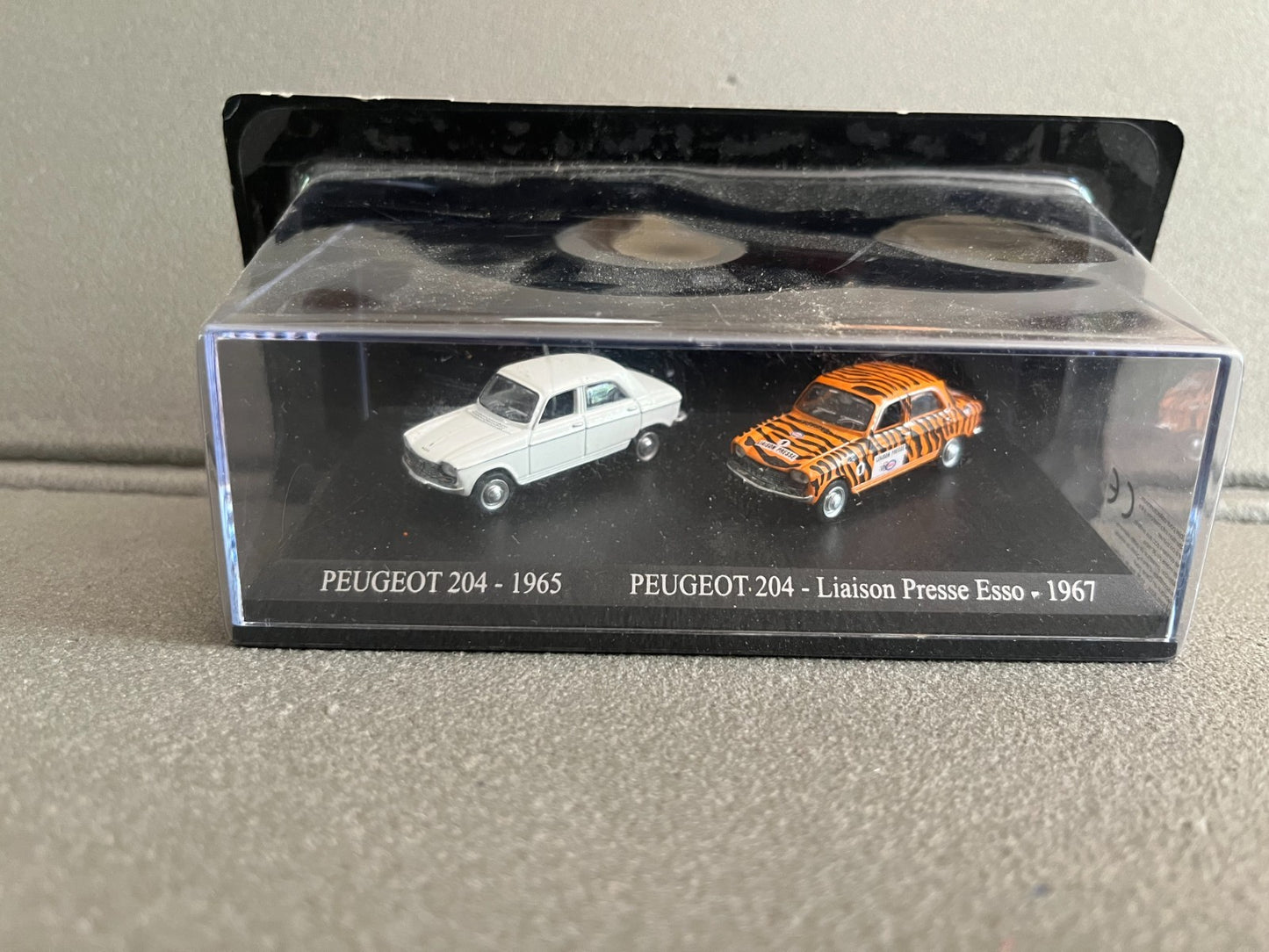 Voiture Miniature Duo Peugeot 204 1965 Esso 1967 Universal Hobbies 1/87 HO