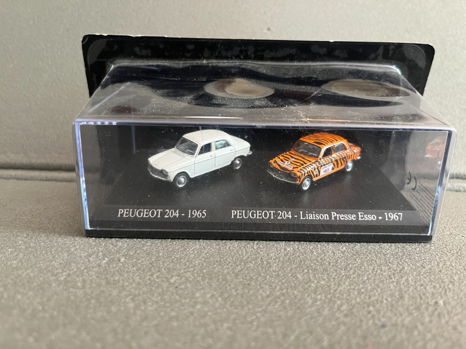 Voiture Miniature Duo Peugeot 204 1965 Esso 1967 Universal Hobbies 1/87 HO