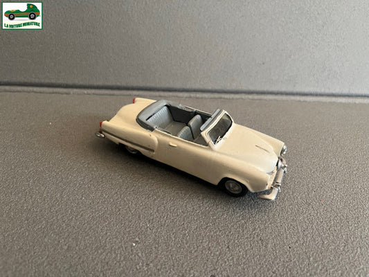 Voiture Miniature Kit monté Studebaker 51 Provence Moulage au 1/43 Défauts