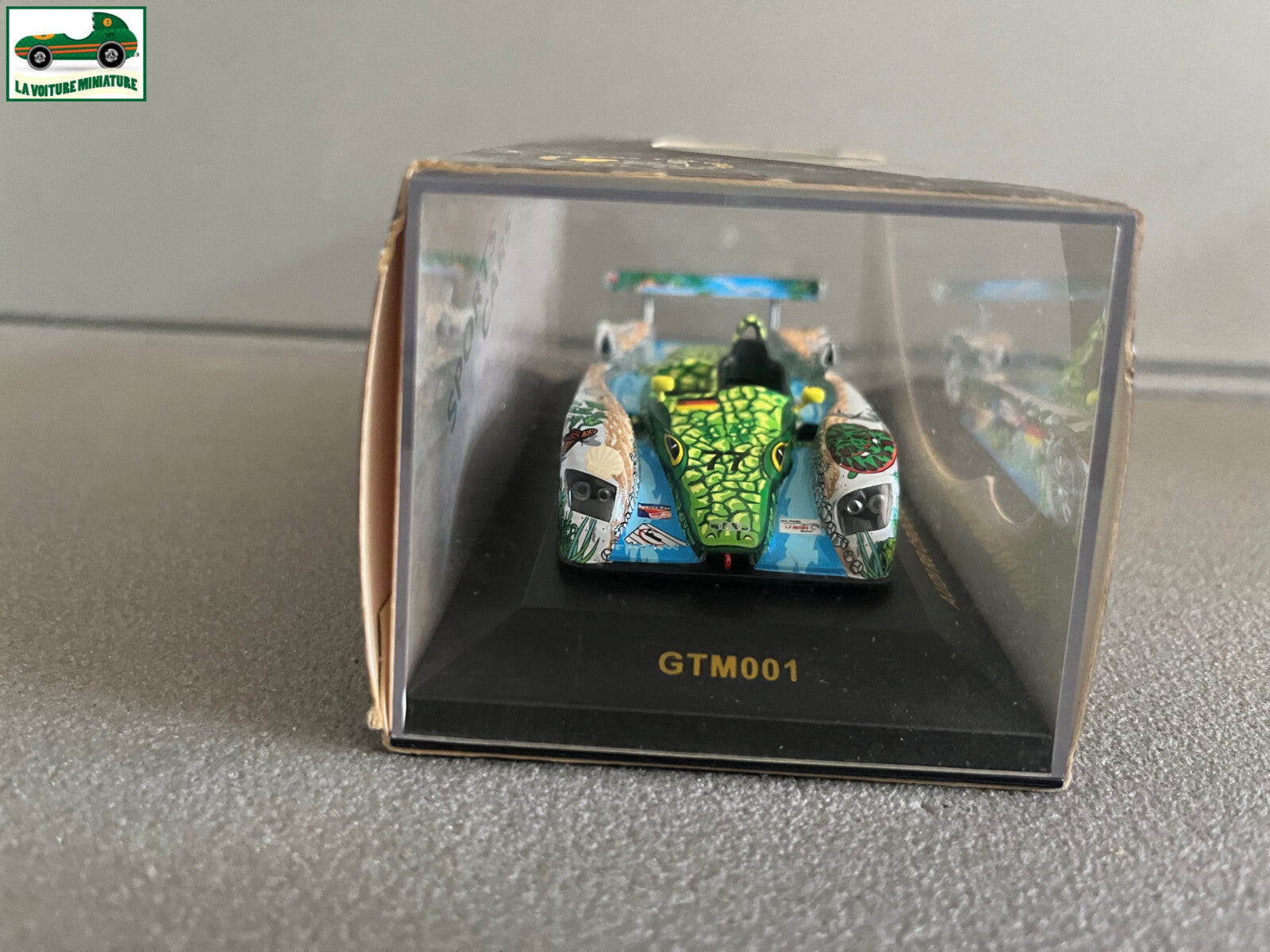 Voiture Miniature Audi R8 Crocodile Winner Adelaide 2000 Ixo au 1/43
