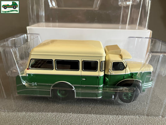 Voiture miniature Camion Berliet GLM 10 Dépanneuse RATP Bus Hachette 1/43