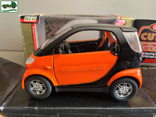 Voiture miniature Smart 1ère Version Cutie au 1/18