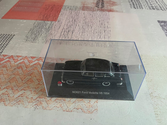 Voiture Miniature Ford Vedette V8 1954 Nostalgie au 1/43