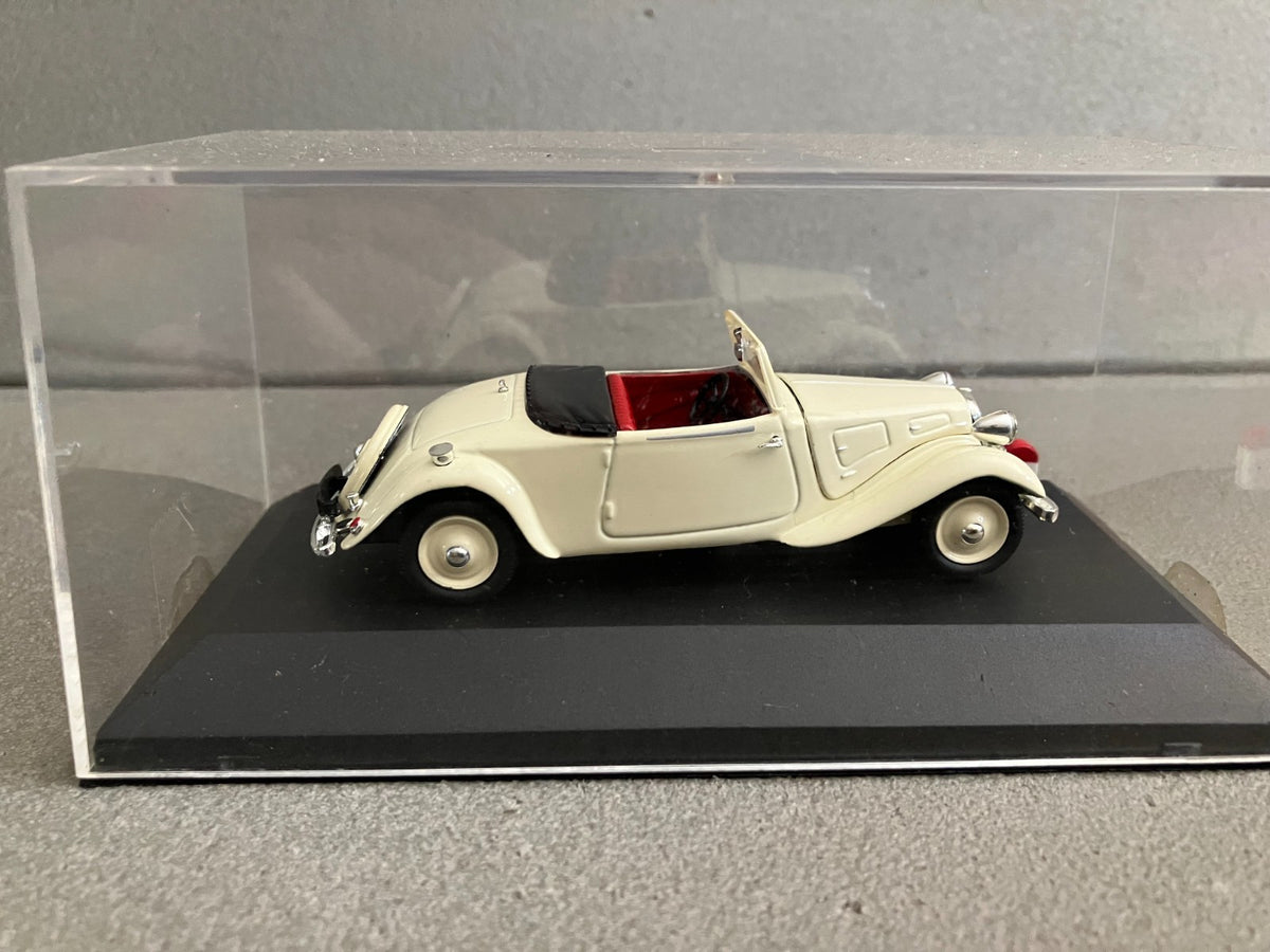 Voiture Miniature Citroen Traction 7 Roadster 1935 Nostalgie au 1/43