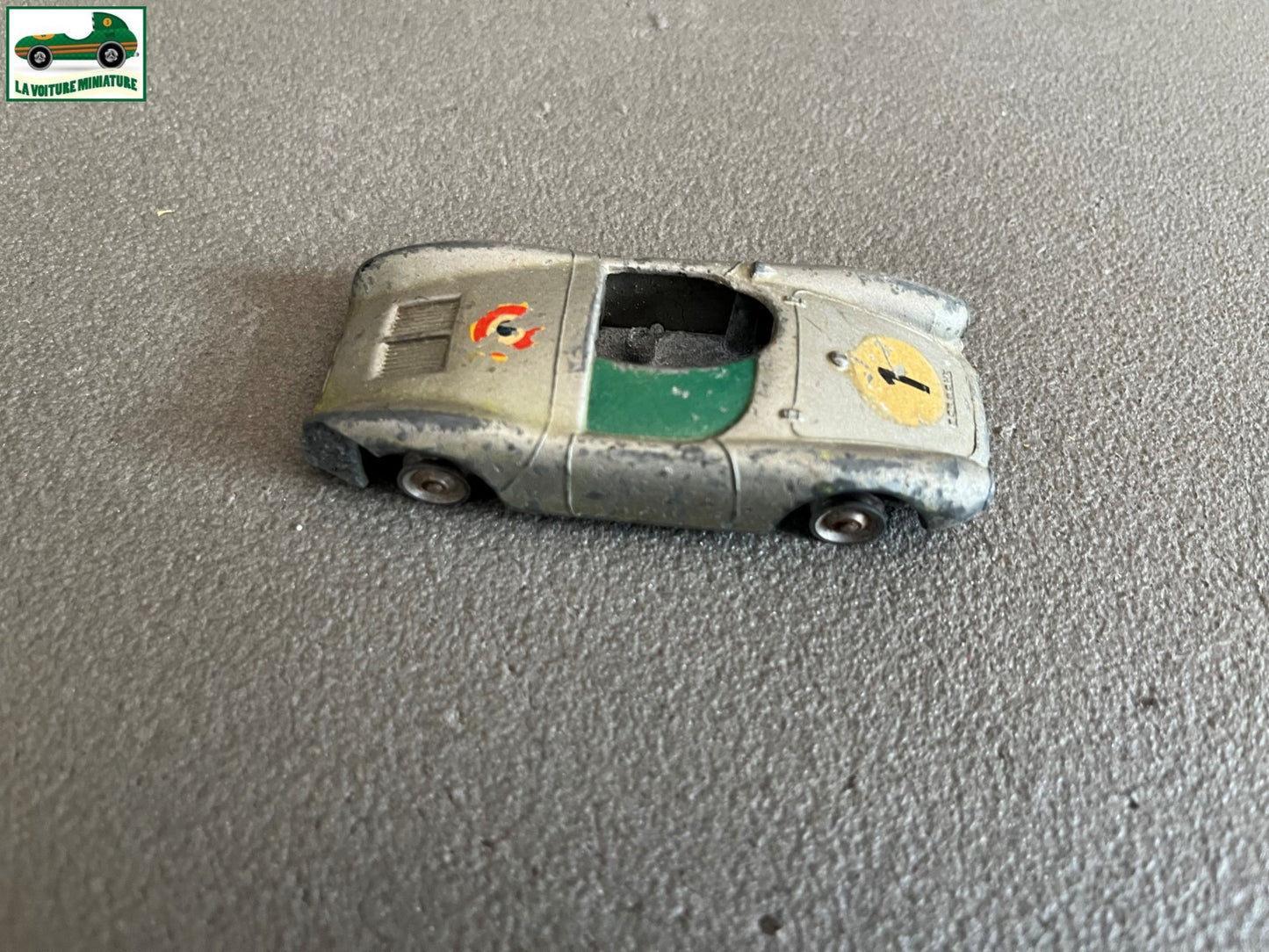 Ancienne Voiture Miniature Porsche Spyder Solido Serie 100 1/43 Epave