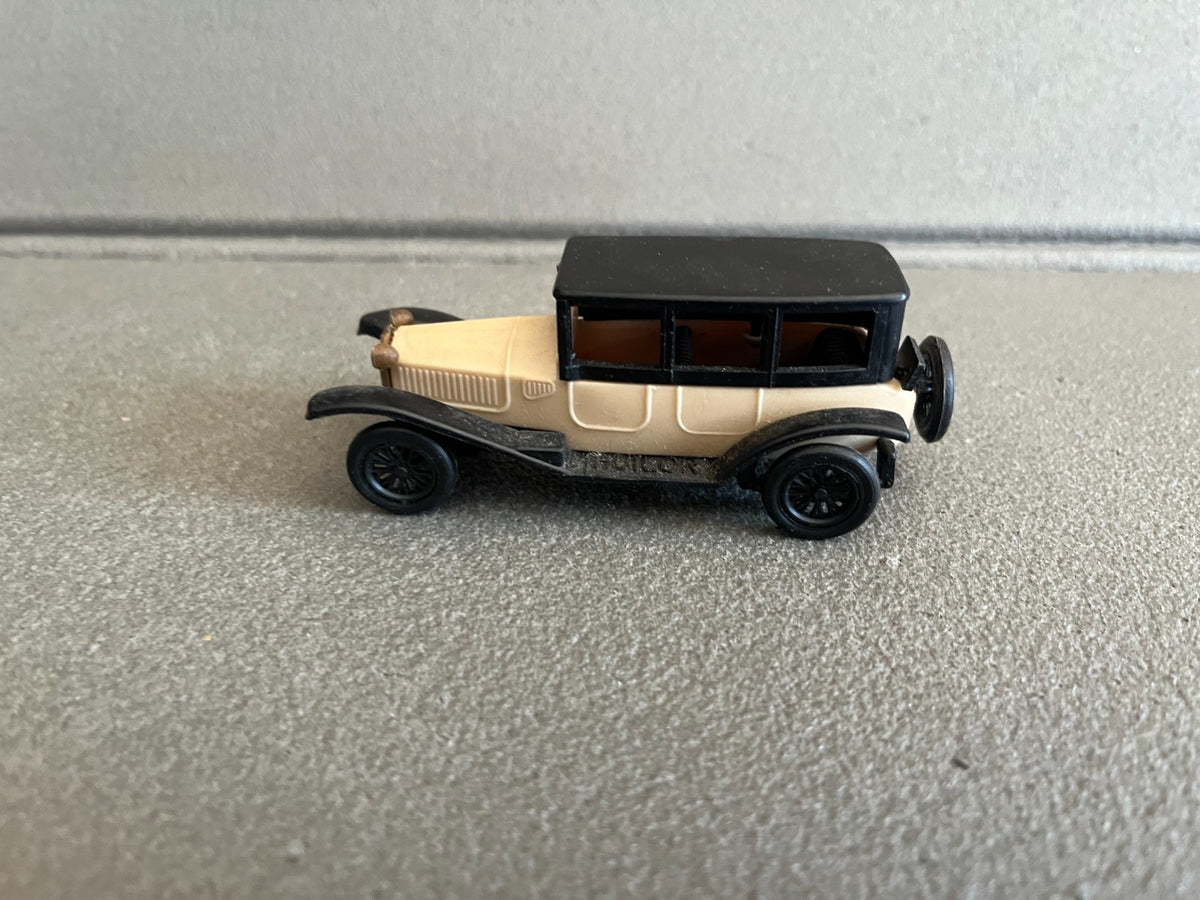 Voiture Miniature Ancien Plastique Lancia Lambda 5S Huilor France