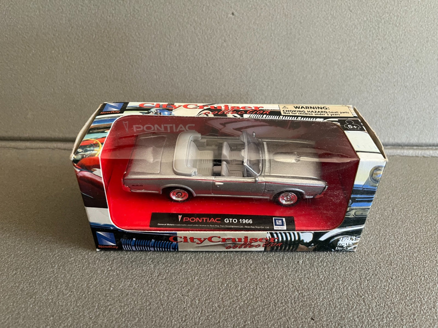 Voiture Miniature Pontiac GTO 1966 New Ray City Cruiser au 1/43