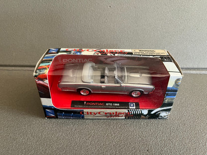 Voiture Miniature Pontiac GTO 1966 New Ray City Cruiser au 1/43