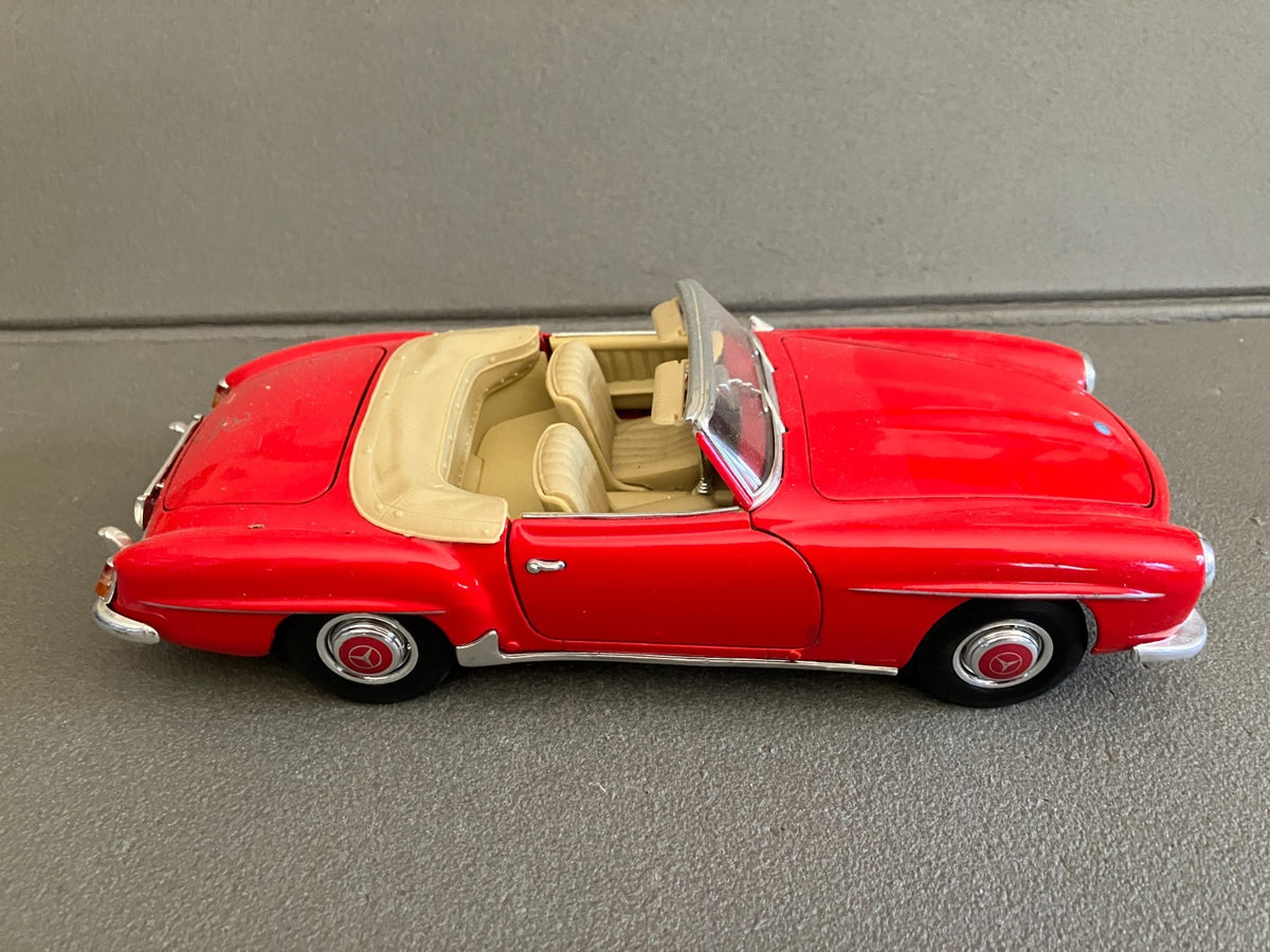 Ancienne Voiture miniature Mercedes Benz 190 SL 1955 Maisto au 1/18 Incomplète