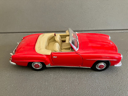 Ancienne Voiture miniature Mercedes Benz 190 SL 1955 Maisto au 1/18 Incomplète
