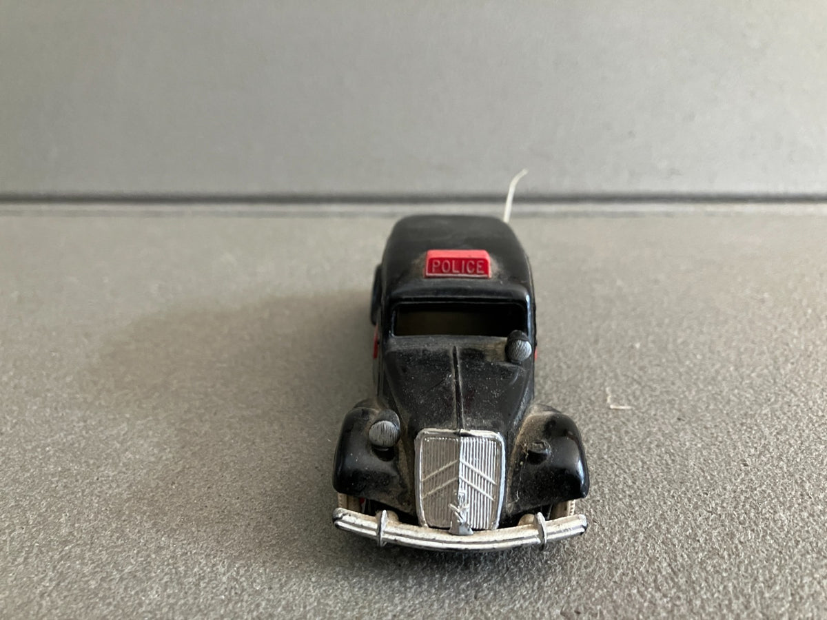 Ancienne Voiture Miniature Citroen Traction 15 Six Police Norev Plastique Epave