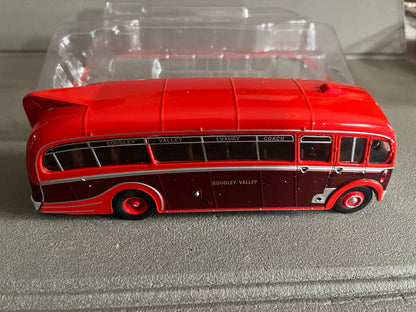 Voiture miniature AEC Regal III Dorsal Fin 1/43 Autobus Autocars du Monde