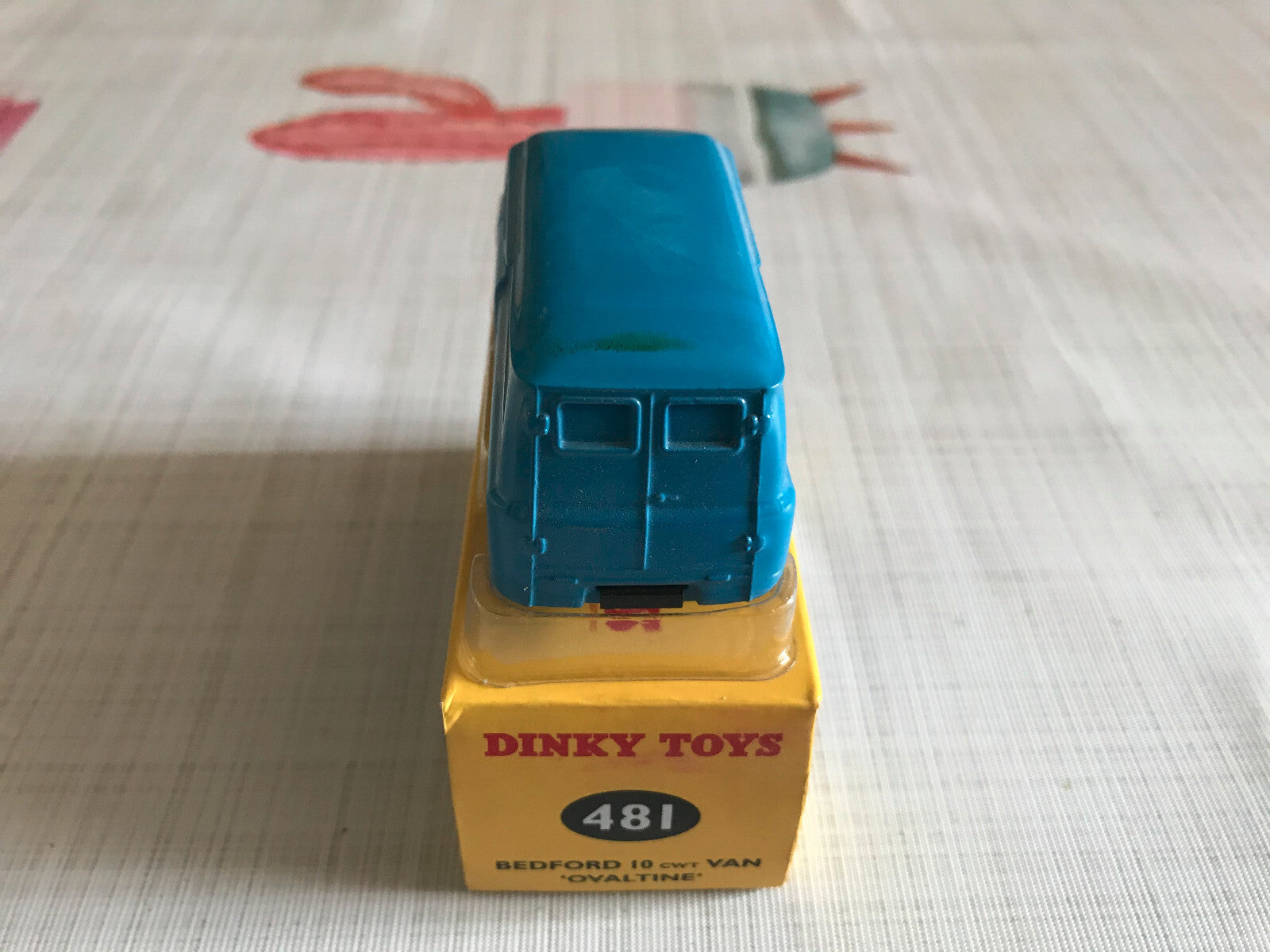 Voiture miniature Camion Bedford 10 CWT Van Ovaltine 481 Dinky Toys Atlas 