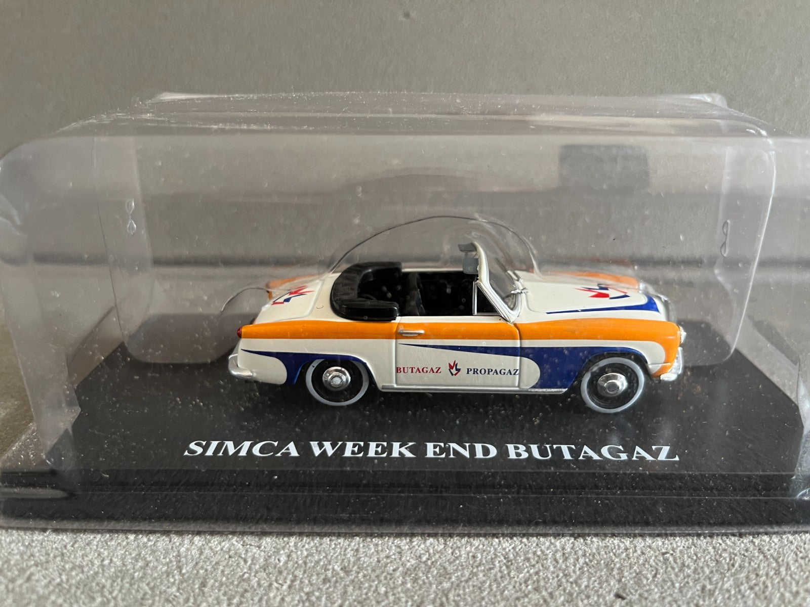 Voiture miniature Camion Simca Week End Butagaz Auto Plus Hachette 1/43