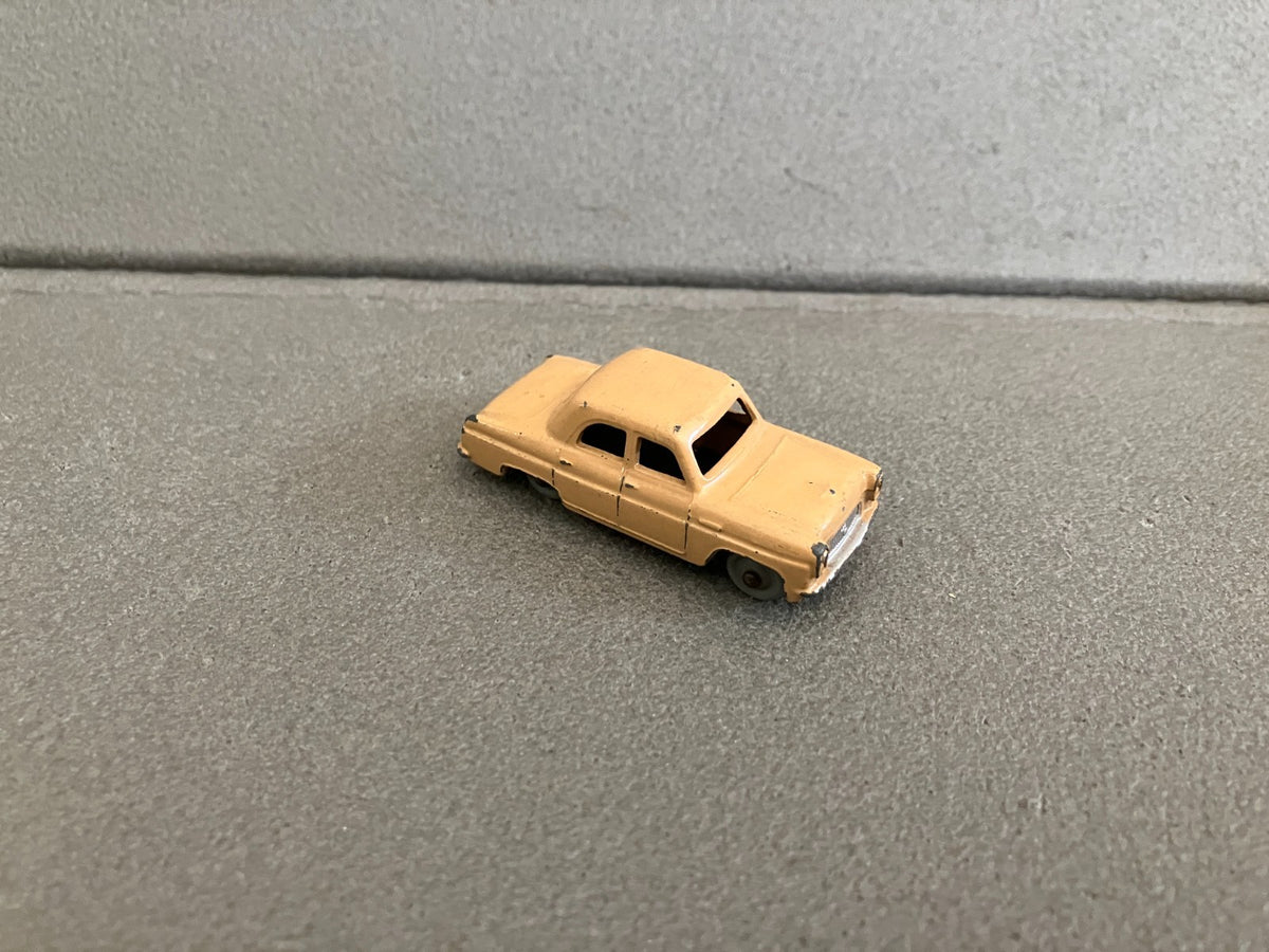 Ancienne Voiture Miniature Ford Prefect Dublo Dinky Toys Meccano England