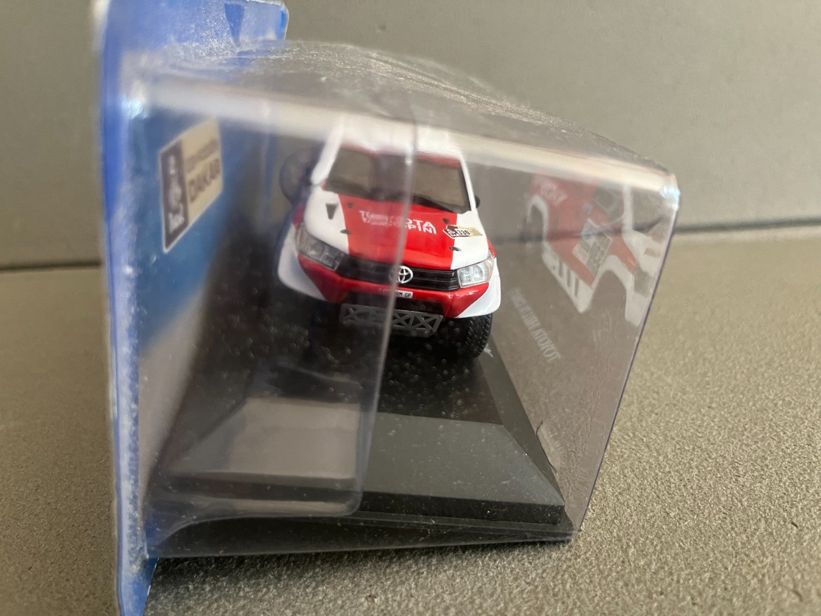 Voiture miniature Toyota Hilux 2017 Rallye Paris Dakar au 1/43