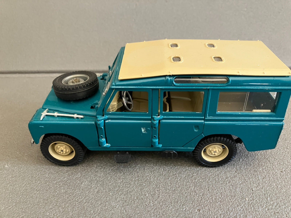 Ancienne Voiture miniature Land Rover Polistil Italy 1/25 Incomplète