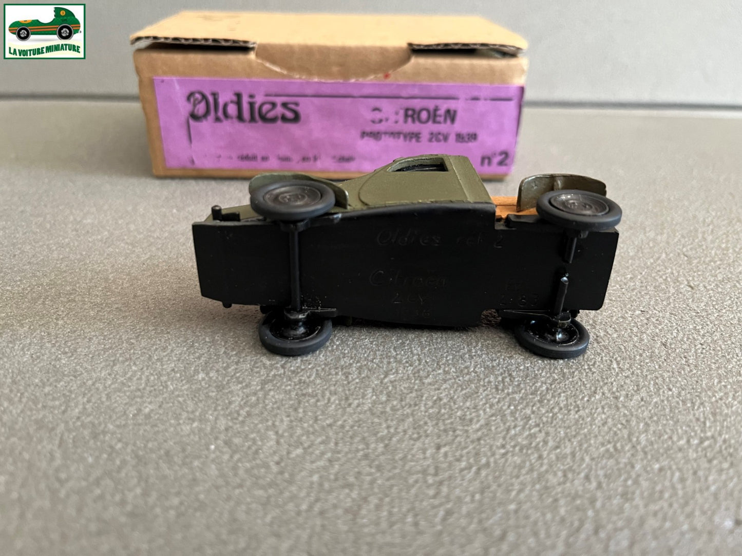 Voiture Miniature Kit résine monté Citroen Prototype 2CV 1939 Oldies au 1/43