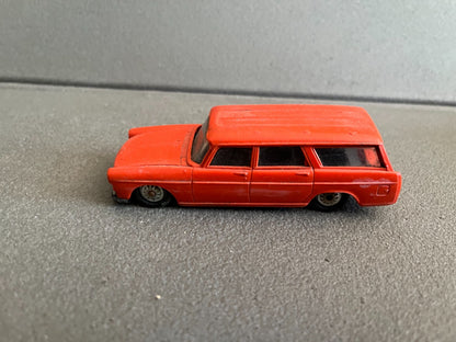 Ancienne Voiture Miniature Peugeot 404 Familiale Norev Plastique France Epave