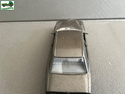 Ancienne Miniature Voiture Mercedes 190E Burago 1/25