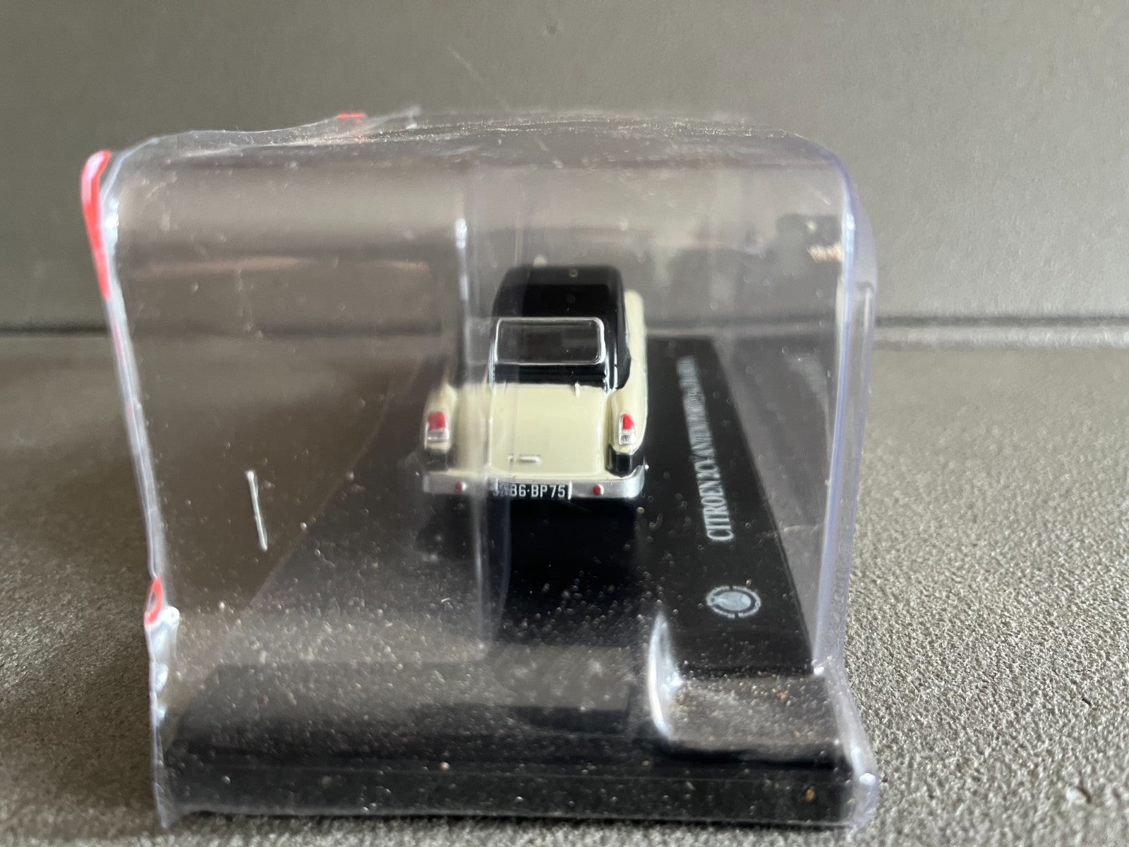 Voiture miniature Citroen 2CV Antem Porto A.J Da Silva Auto Plus Hachette 1/43