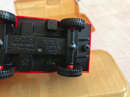 Voiture Miniature Pompiers Berliet Camiva 4x4 F.F Solido au 1/50