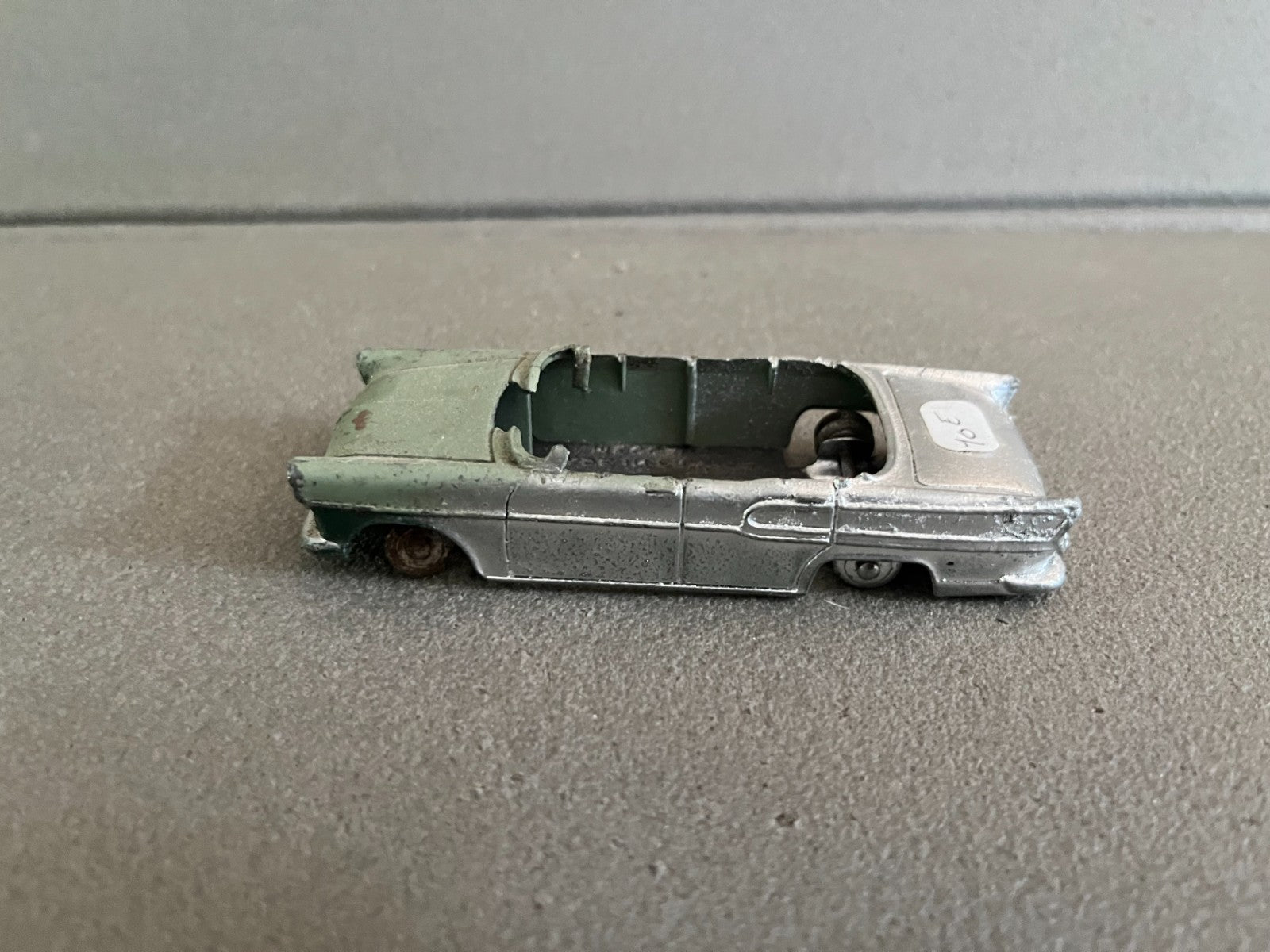 Ancienne Miniature Voiture Simca Chambord Dinky Toys Meccano France Epave