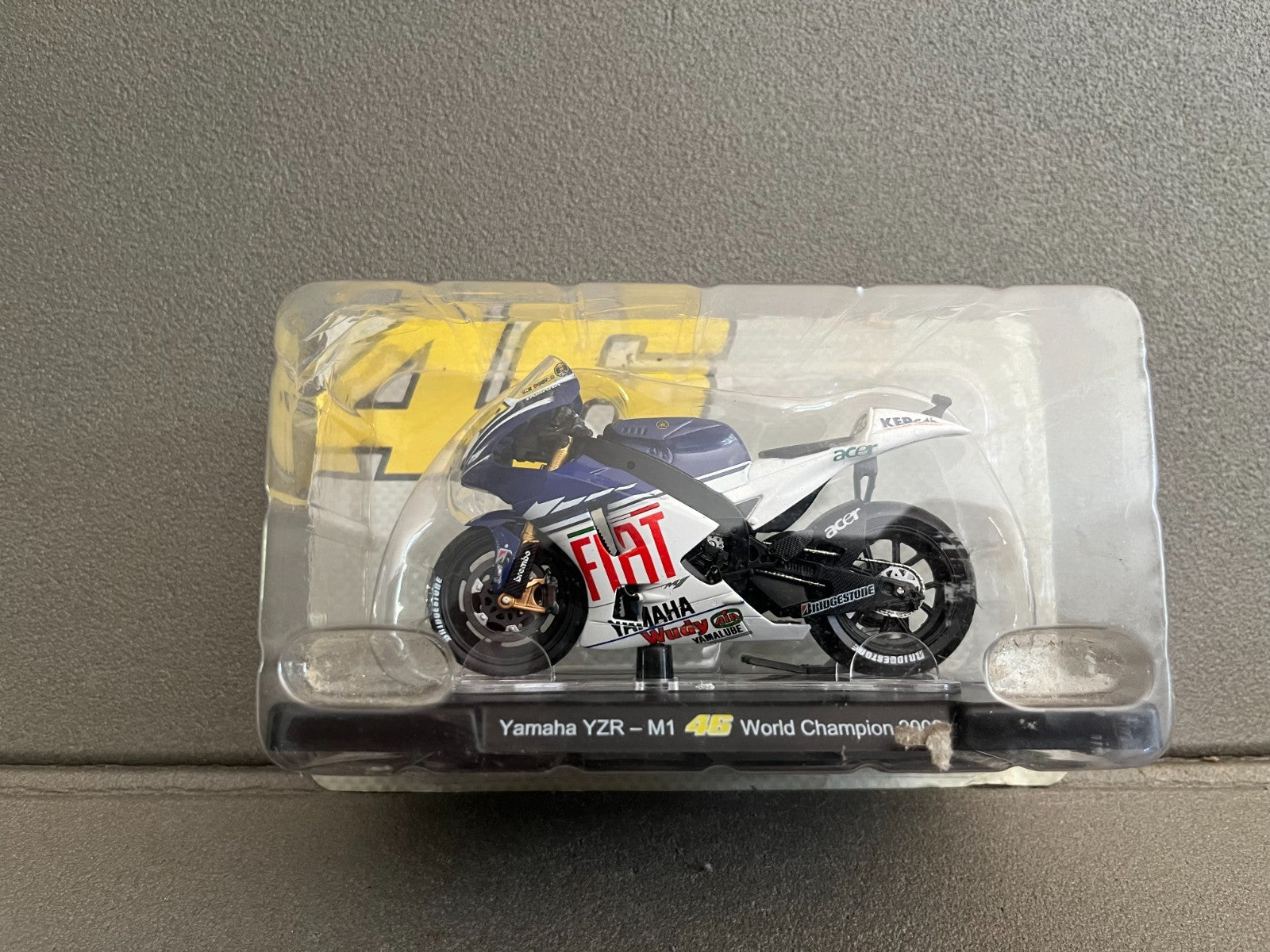 Moto GP miniature Valentino Rossi 46 Yamaha YZR-M1 World Champion 2008 1/18