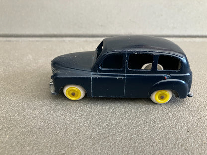 Ancienne Voiture Miniature Renault Prairie CIJ France 1/43