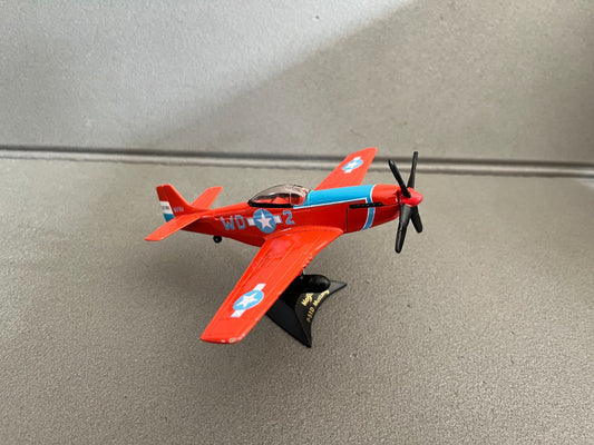 Avion miniature Militaire P-51D Mustang Maisto 1/72