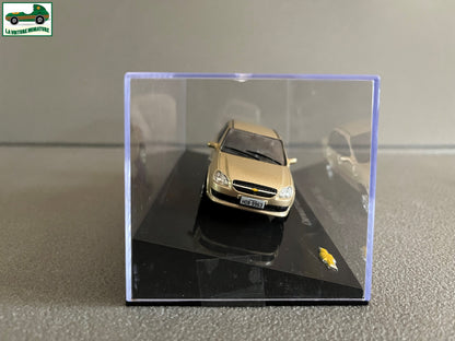 Voiture miniature Américaine Chevrolet Classic 2011 au 1/43
